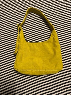 BAGGU Small Nylon Shoulder Bag in Chartreuse (Yellow-Green)